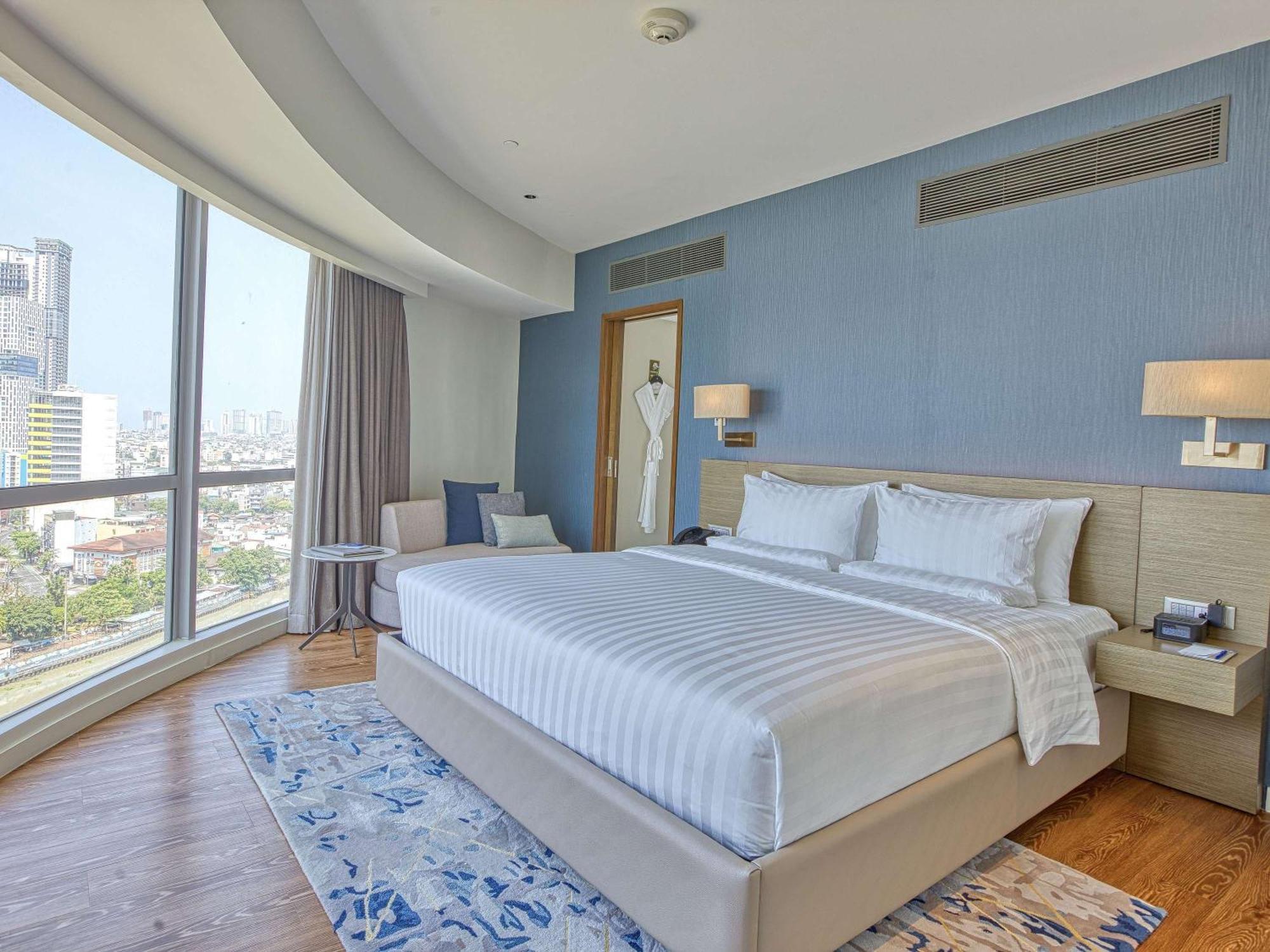 Novotel Suites Manila At Acqua Mandaluyong Exteriér fotografie