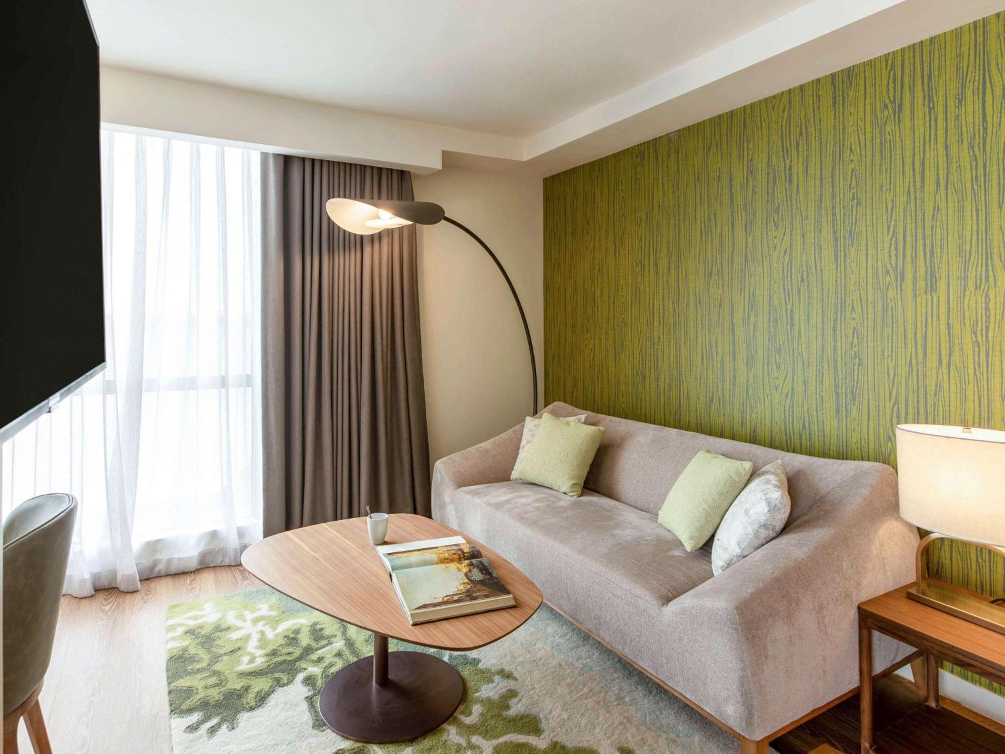 Novotel Suites Manila At Acqua Mandaluyong Exteriér fotografie